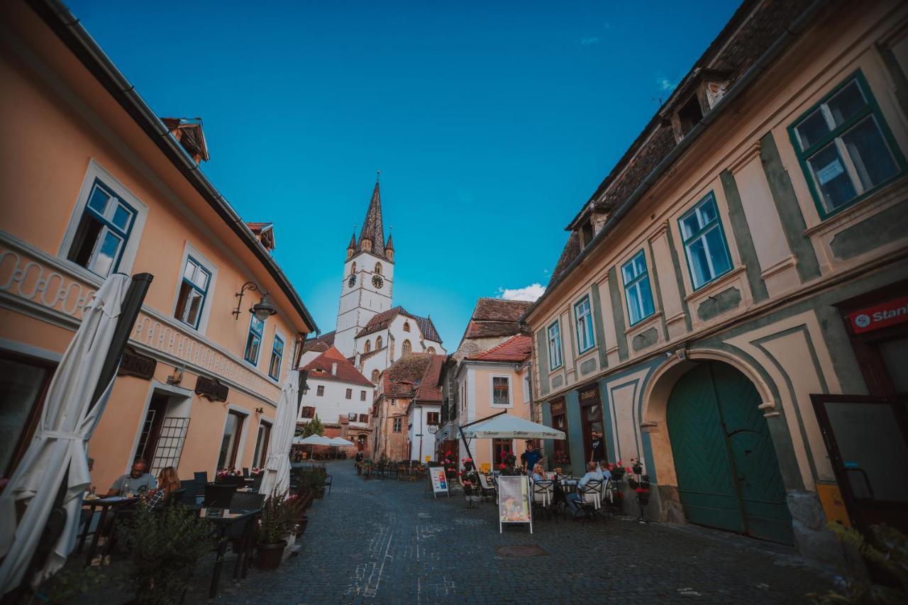 Authentic Old Town Retreat Appartement Sibiu Buitenkant foto